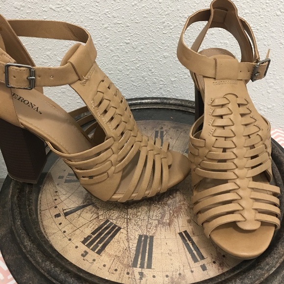 Merona Shoes - 🛑Merona Tan leather strappy sandals | heels